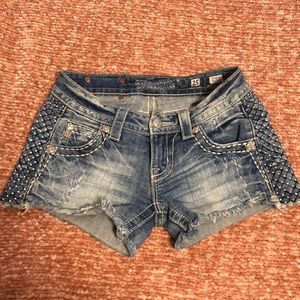 Miss Me jean shorts size 25